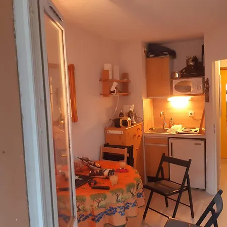 A La Montagne Apartment *