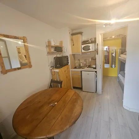 A La Montagne Apartment *