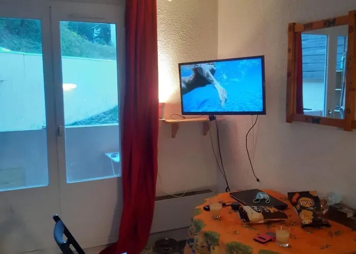 A La Montagne Apartment *