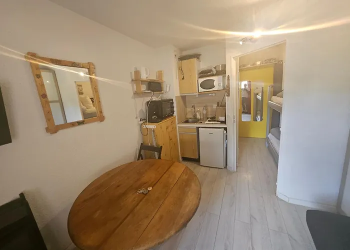 A La Montagne Apartment *